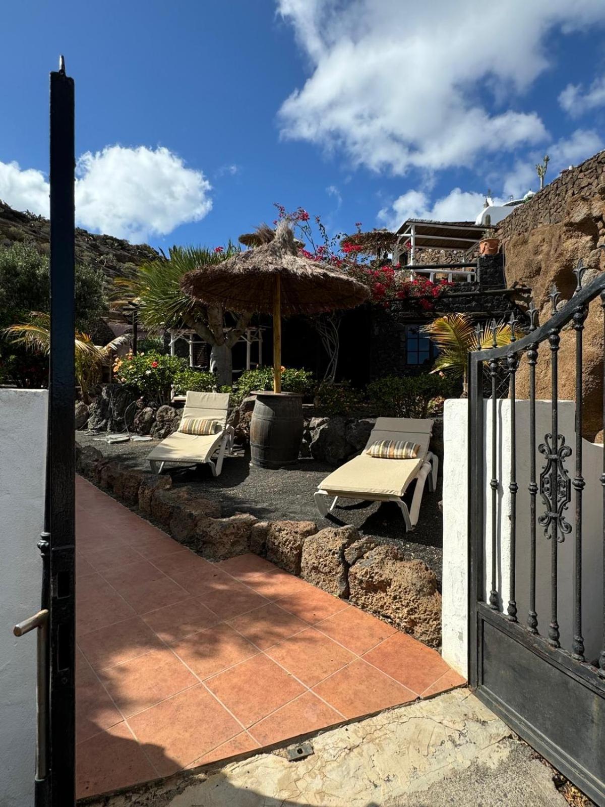 Castillo Lanzarote Villa Bailey - Luxury Villa - Pet Friendly With Heated Pool La Asomada  エクステリア 写真